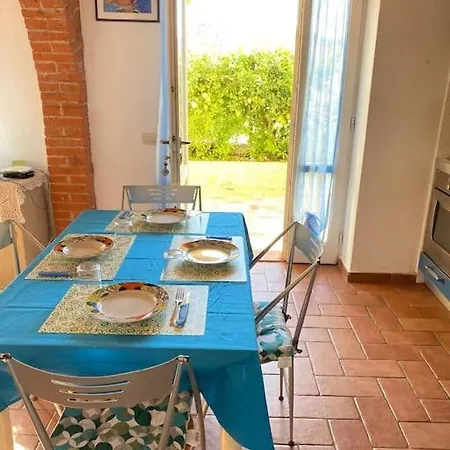 Vista Porto Le Ghiaie Apartment *